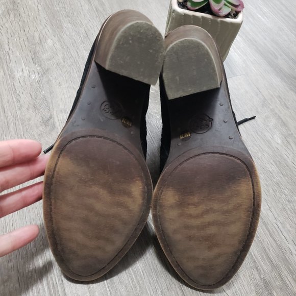 Lucky Brand Echoh Black Suede Booties Sz 8 - Picture 6 of 9